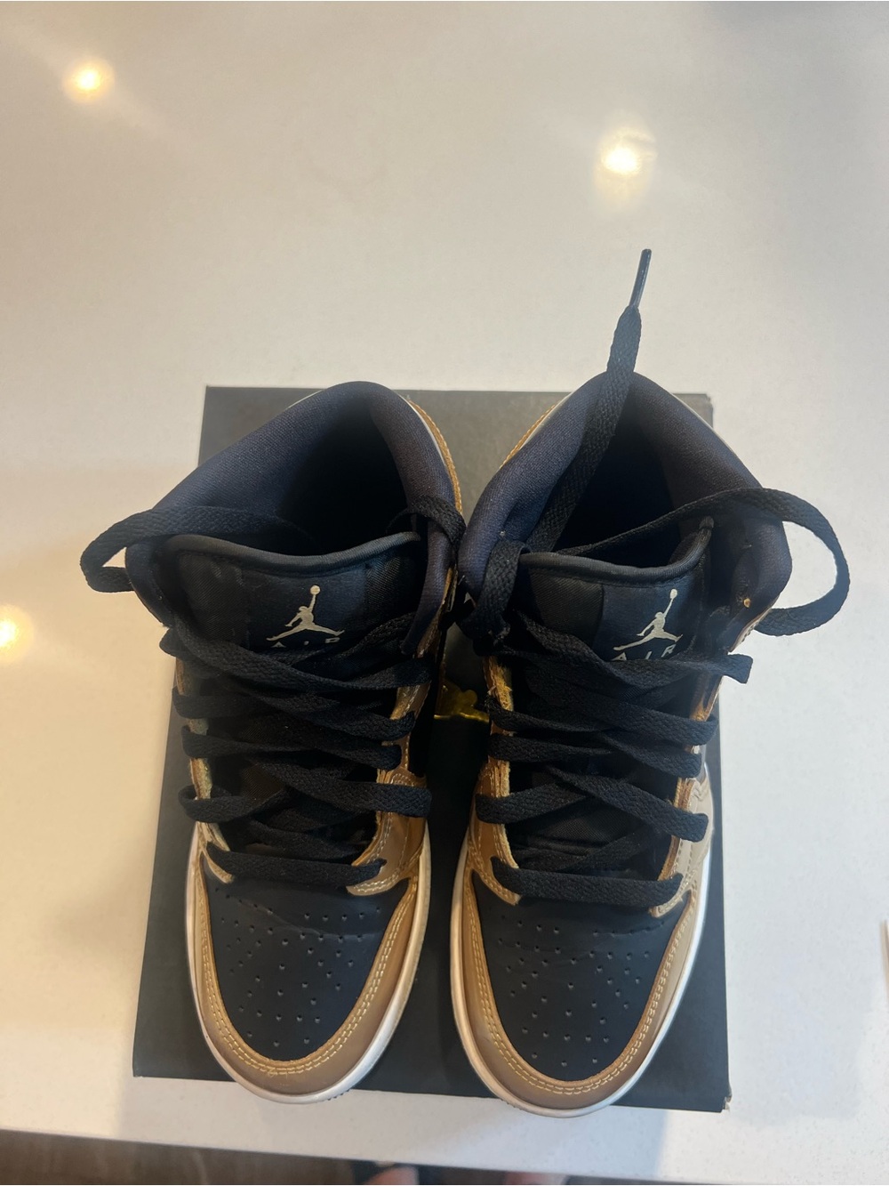 Air Jordan 1 Mid SE Metallic Gold Black GS 4Y w/ Box